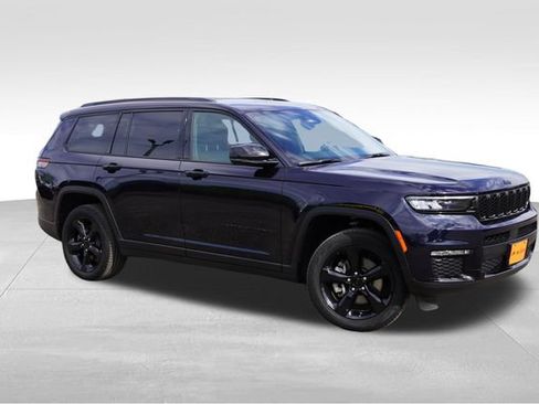 Certified 2024 Jeep Grand Cherokee L Limited w/ Black Appearance Package AWD/4WD image 2