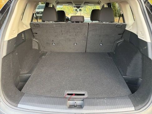 Used 2021 Nissan Rogue S image 9