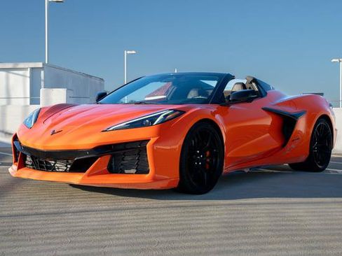 Used 2025 Chevrolet Corvette Z06 w/ Stealth Interior Trim Package RWD image 3