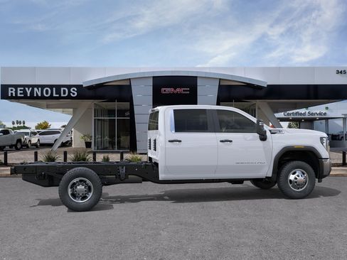 New 2026 GMC Sierra 3500 Pro w/ Convenience Package RWD image 5