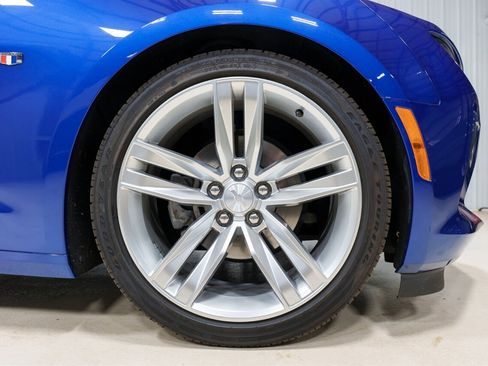 Used 2017 Chevrolet Camaro LT RWD image 27