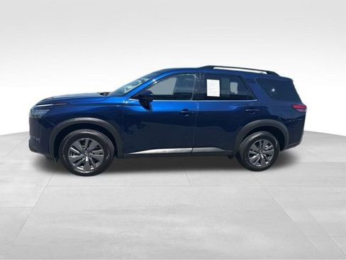 Used 2025 Nissan Pathfinder SV AWD/4WD image 4