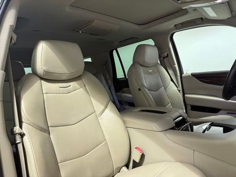 Used 2016 Cadillac Escalade Premium image 33