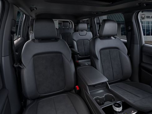 New 2025 Jeep Grand Cherokee L Altitude image 19