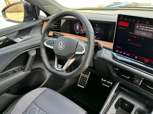 New 2026 Volkswagen Tiguan SEL R-Line AWD/4WD image 21