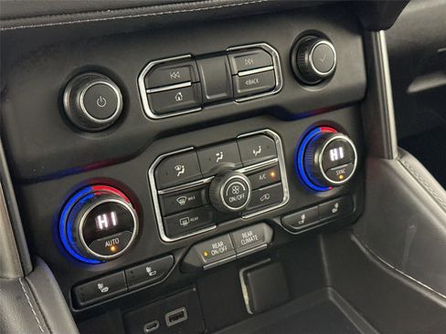 Used 2021 Chevrolet Suburban LT image 24