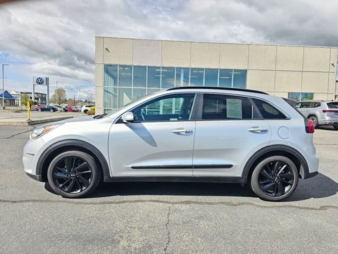 Used 2019 Kia Niro S Touring image 3