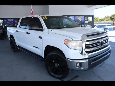 Used 2017 Toyota Tundra SR5 w/ SR5 Upgrade Package AWD/4WD image 1