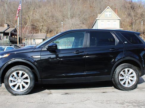 Used 2017 Land Rover Discovery Sport SE image 4