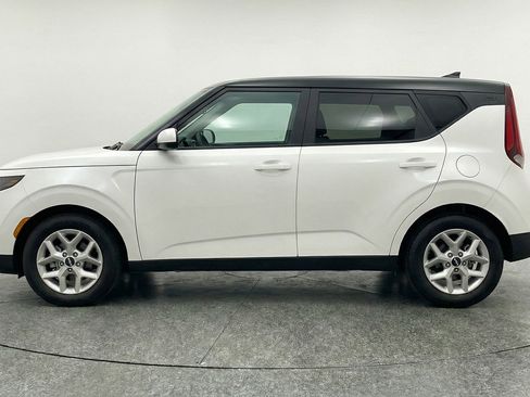 Used 2025 Kia Soul LX w/ LX Technology Package image 5