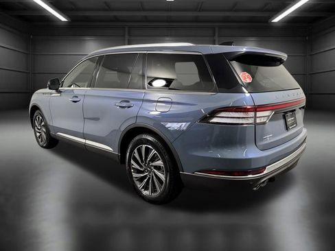 New 2026 Lincoln Aviator AWD image 4