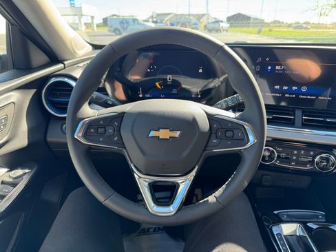 New 2025 Chevrolet Trax LT w/ LT Convenience Package image 30