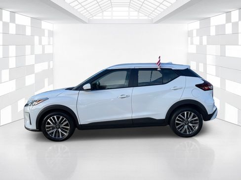 Used 2024 Nissan Kicks SV FWD image 4