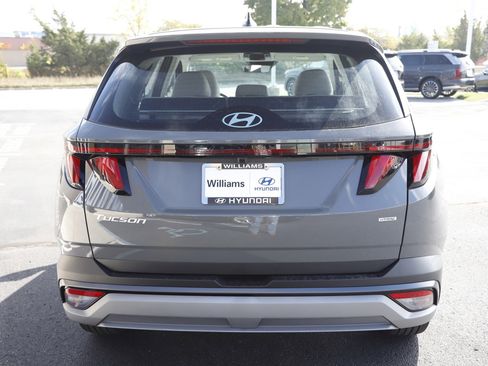 New 2026 Hyundai Tucson SE image 4