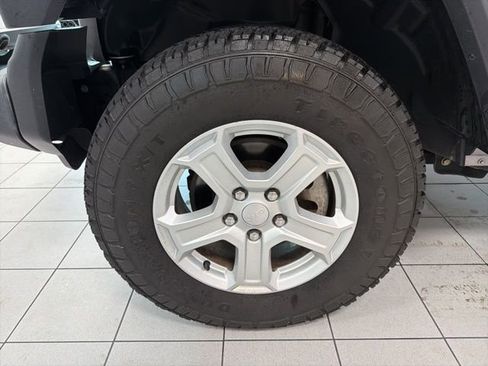 Used 2019 Jeep Wrangler Unlimited Sport S AWD/4WD image 12