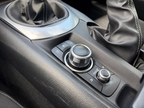Used 2021 MAZDA MX-5 Miata Club image 19
