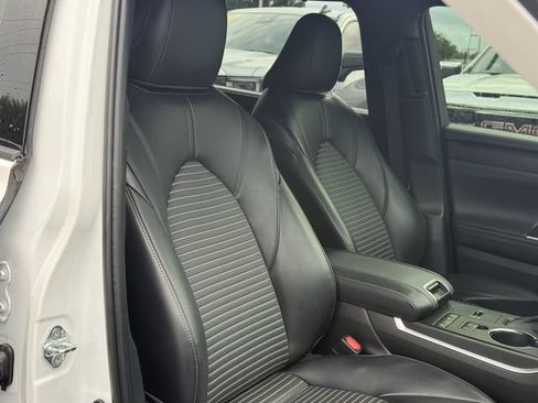 Used 2022 Toyota Highlander XSE FWD image 20
