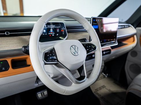 Used 2025 Volkswagen ID. Buzz 1st Edition image 32