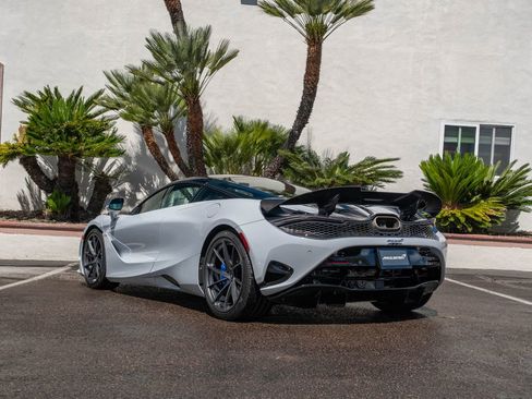 New 2026 McLaren 750S image 34