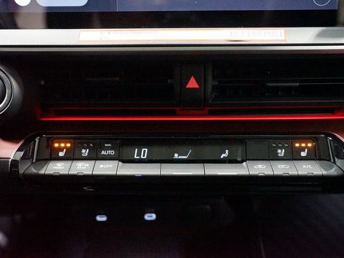 New 2026 Toyota Prius Plug-In Hybrid image 21