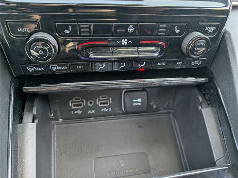 Used 2023 Jeep Grand Cherokee Altitude image 28