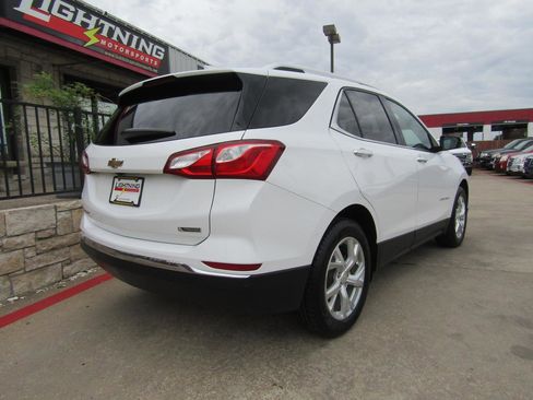Used 2018 Chevrolet Equinox Premier FWD image 4