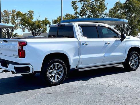 Used 2020 Chevrolet Silverado 1500 High Country w/ Technology Package image 3