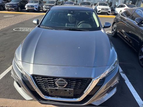 Used 2022 Nissan Altima 2.5 SV FWD image 2