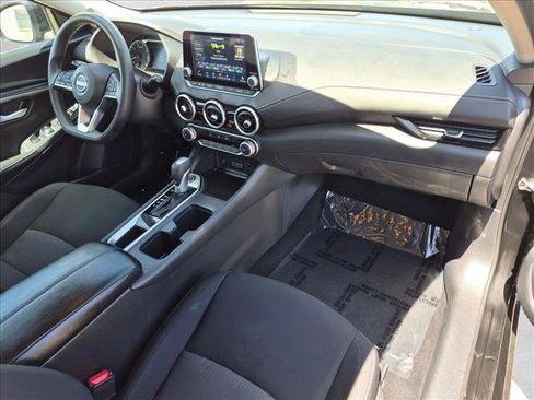 Used 2024 Nissan Sentra SV FWD image 27