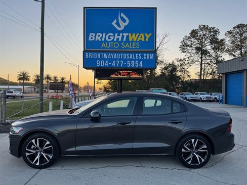 Used 2024 Volvo S60 B5 Plus image 2