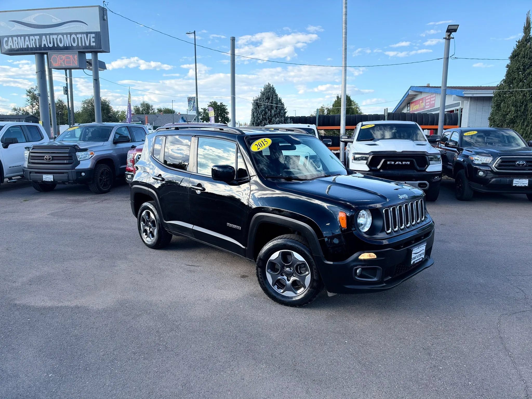 Used 2015 Jeep Renegade Latitude w/ Cold Weather Group II AWD/4WD image 2