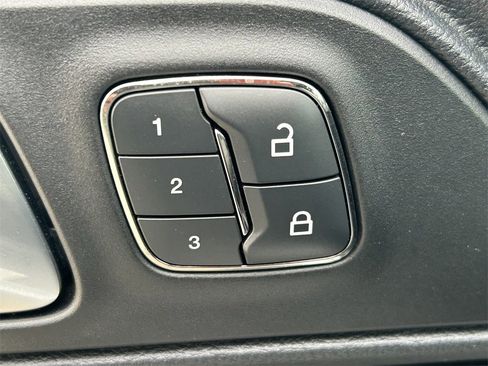 Used 2019 Ford Mustang Premium w/ Ecoboost Performance Package image 16