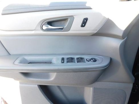 Used 2015 Chevrolet Traverse LS image 11