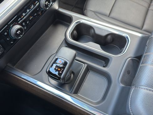 Used 2025 Chevrolet Silverado 1500 High Country w/ High Country Premium Package AWD/4WD image 24