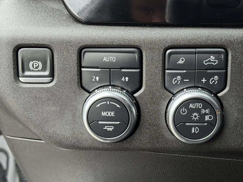 Used 2025 GMC Sierra 1500 SLT AWD/4WD image 20