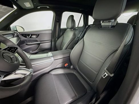 Used 2026 Mercedes-Benz GLC 300 4MATIC image 5