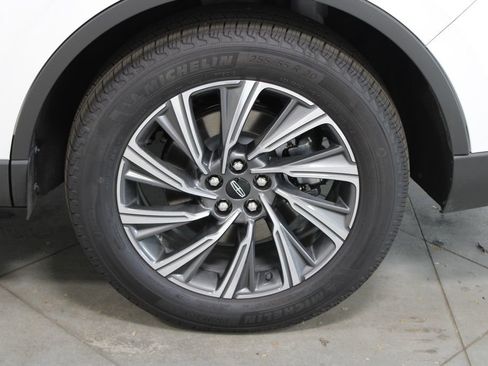 New 2026 Lincoln Aviator AWD image 17