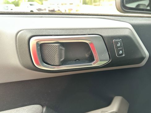 Used 2022 Ford Bronco Everglades image 19