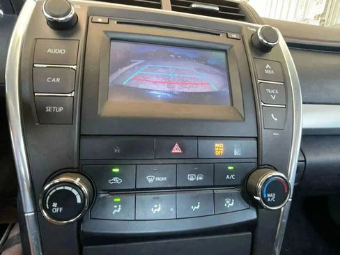 Used 2016 Toyota Camry SE image 13