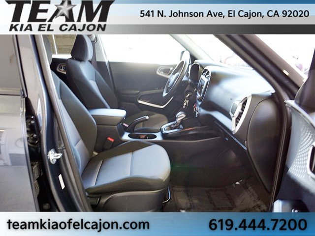 Certified 2025 Kia Soul LX w/ LX Technology Package FWD image 12