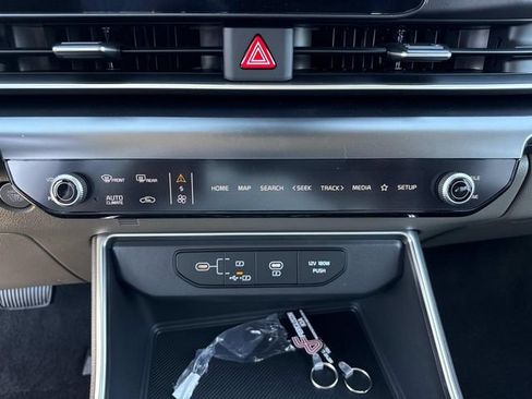 Certified 2026 Kia Carnival FWD image 20
