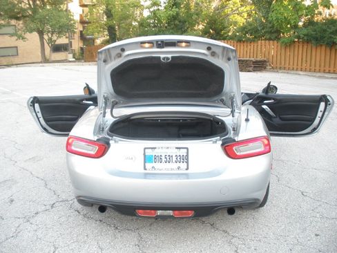 Used 2018 FIAT 124 Spider Classica w/ Technology & Siriusxm Group image 19