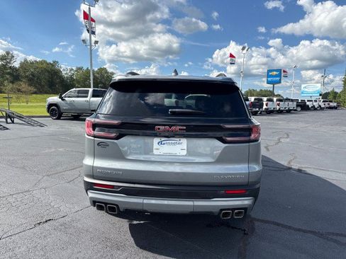 Used 2026 GMC Acadia Elevation w/ Elevation Premium Package FWD image 4