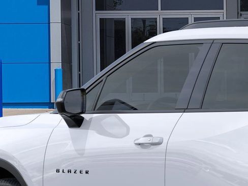 New 2026 Chevrolet Blazer LT image 13