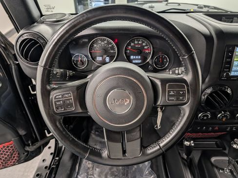Used 2017 Jeep Wrangler Unlimited Rubicon AWD/4WD image 21