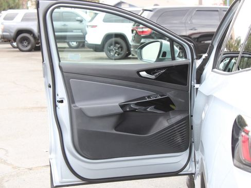 Used 2021 Volkswagen ID.4 Pro RWD image 5