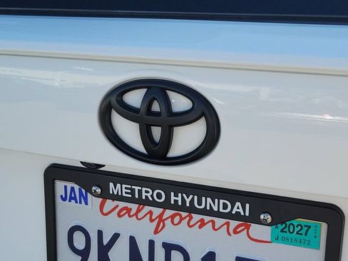 Used 2024 Toyota RAV4 XLE w/ Convenience Package FWD image 32
