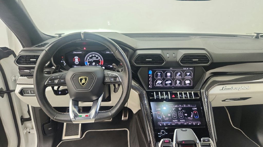 Used 2019 Lamborghini Urus AWD/4WD image 31