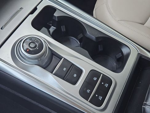 Used 2021 Ford Explorer XLT w/ Equipment Group 202A image 23