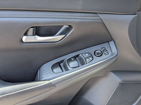 Used 2025 Nissan Sentra SV FWD image 13